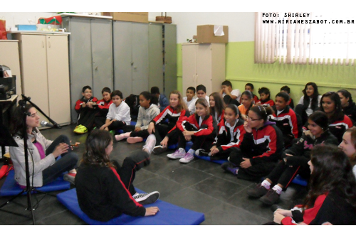 (SESI M&uacute;sica &ndash; Arte-Educa&ccedil;&atilde;o 2012. Centro Educacional SESI n&ordm; 21 &ndash; Jundia&iacute;/SP - 21/06/12). OFICINA &ldquo;MUSICALIZA&Ccedil;&Atilde;O INFANTIL - Quem n&atilde;o viu&rdquo; - Mirian&ecirc;s Zabot. Alunos de 11 anos. Produ&ccedil;&atilde;o: Din&acirc;mica Eventos e Produ&ccedil;&otilde;es.