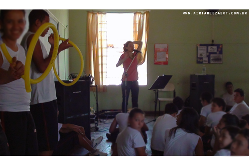(SESI M&uacute;sica &ndash; Arte-Educa&ccedil;&atilde;o 2012. Centro Educacional SESI n&ordm; 25 &ndash; Andradina - 18/10/12). OFICINA &ldquo;MUSICALIZA&Ccedil;&Atilde;O INFANTIL - Quem n&atilde;o viu&rdquo; - Mirian&ecirc;s Zabot. Alunos de 12 e 13 anos - 64 alunos. Produ&ccedil;&atilde;o: Din&acirc;mica Eventos e Produ&ccedil;&otilde;es.