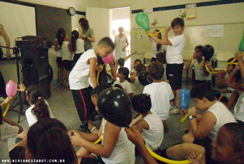 (SESI M&uacute;sica &ndash; Arte-Educa&ccedil;&atilde;o 2012. Centro Educacional SESI n&ordm; 237 &ndash; Guararapes- 19/10/12). OFICINA &ldquo;MUSICALIZA&Ccedil;&Atilde;O INFANTIL - Quem n&atilde;o viu&rdquo; - Mirian&ecirc;s Zabot. Alunos de 7, 8 e 9 anos - 64 alunos. Produ&ccedil;&atilde;o: Din&acirc;mica Eventos e Produ&ccedil;&otilde;es.