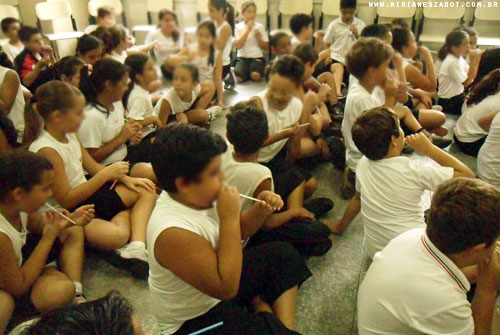 (SESI M&uacute;sica &ndash; Arte-Educa&ccedil;&atilde;o 2012. Centro Educacional SESI n&ordm; 237 &ndash; Guararapes- 19/10/12). OFICINA &ldquo;MUSICALIZA&Ccedil;&Atilde;O INFANTIL - Quem n&atilde;o viu&rdquo; - Mirian&ecirc;s Zabot. Alunos de 7, 8 e 9 anos - 64 alunos. Produ&ccedil;&atilde;o: Din&acirc;mica Eventos e Produ&ccedil;&otilde;es.