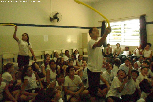 (SESI M&uacute;sica &ndash; Arte-Educa&ccedil;&atilde;o 2012. Centro Educacional SESI n&ordm; 237 &ndash; Guararapes- 19/10/12). OFICINA &ldquo;MUSICALIZA&Ccedil;&Atilde;O INFANTIL - Quem n&atilde;o viu&rdquo; - Mirian&ecirc;s Zabot.  Alunos de 9 e 10 anos - 64 alunos. Produ&ccedil;&atilde;o: Din&acirc;mica Eventos e Produ&ccedil;&otilde;es.
