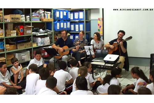 (SESI M&uacute;sica &ndash; Arte-Educa&ccedil;&atilde;o 2013. Centro Educacional SESI n&ordm; 348 &ndash; &Aacute;lvares Machado - 17/10/13). 
			I Oficina/Show do Grupo Flores Sertanejas - V&acirc;nia Borges, Ademar Farinha, Sidnei Salles e Mirian&ecirc;s Zabot (cantora convidada). Produ&ccedil;&atilde;o: Din&acirc;mica Eventos e Produ&ccedil;&otilde;es.