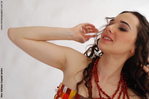 Ensaio CD Mosaico Foto-Prosaico. Foto: B&aacute;rbara Crepaldi Jardim (www.barbaracrepaldi.com). Maquiagem: Ane Caroline Benites. Figurino: Deise Cristina Meneguzzi (setembro de 2008)