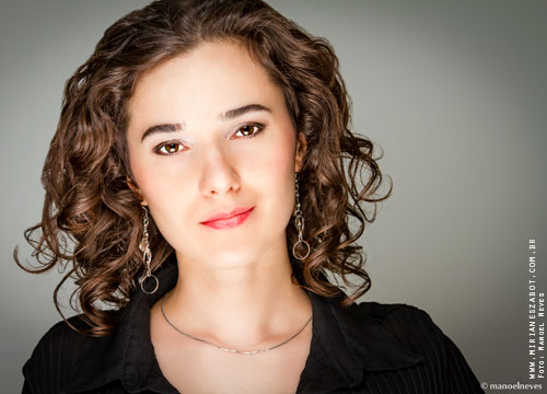 Ensaio fotogr&aacute;fico Mirian&ecirc;s Zabot. Foto: Manoel Neves. Hair Stylists e Maquiagem: Mauro de Oliveira. (outubro de 2012)