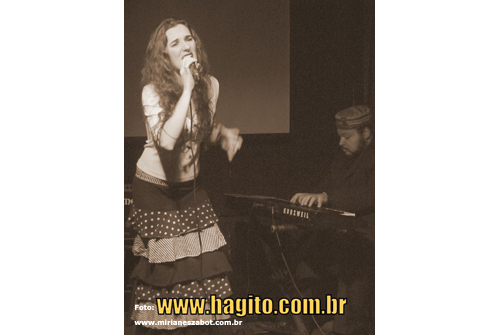 Show Mosaico Foto-Prosaico - Mirian&ecirc;s Zabot. Ao piano Billy Magno. Participa&ccedil;&otilde;es Especias: Galldino, Willians Marques, Em&iacute;lio Martins e Cau&ecirc; Proc&oacute;pio. Foto: www.hagito.com.br (Villaggio Caf&eacute; - S&atilde;o Paulo 12/08/2009)