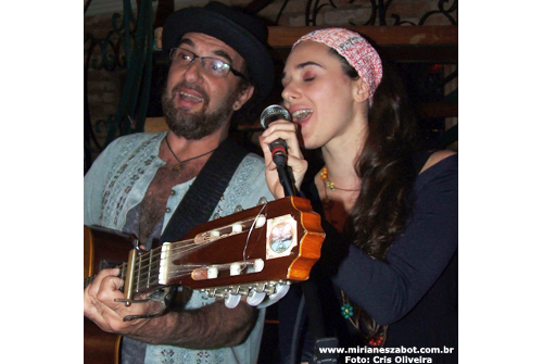 Part. Mirian&ecirc;s Zabot no Show de Zellus Machado, no Agito Cultural. Hair Stylists: Mauro de Oliveira. Acess&oacute;rios/Faixa: Milena Silveira. Realiza&ccedil;&atilde;o: Rasz 5 - Comunica&ccedil;&atilde;o Visual. Foto: Cris Oliveira (S&atilde;o Paulo 05/06/2010 - Miquelina Bar & Arte)