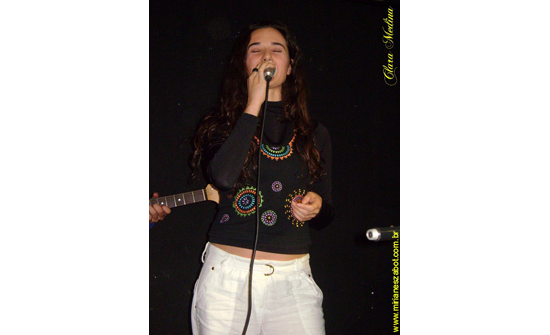 III Sarau OctOpus Galdino - Part. Mirian&ecirc;s Zabot, cantando a M&uacute;sica Hedonista. Ao lado Galldino, Peter Mesquita e Fernando Diniz. Foto: Clara Medina (Villaggio Caf&eacute; - S&atilde;o Paulo - 19/06/2009)