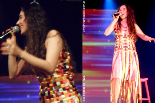 (Sousa/PB 24/09/2010 - Centro Cultural do Banco do Nordeste)
Show Mosaico Foto-Prosaico - Mirian&ecirc;s Zabot na IV Mostra BNB da Can&ccedil;&atilde;o Brasileira Independente. Piano: Felipe Siles. Dire&ccedil;&atilde;o Art&iacute;stica: Vin&iacute;cius Piedade e Mirian&ecirc;s Zabot. Figurino: Deise Cristina Meneguzzi. Hair Stylists: Mauro de Oliveira. Foto: Rodrigo de Paula.