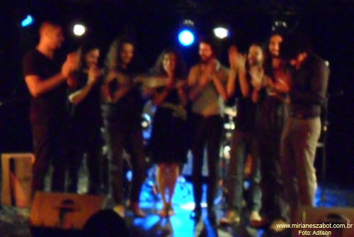 Part. Mirian&ecirc;s Zabot e  Banda Subita no show do Grupo Voz. Foto: Adilson (S&atilde;o Paulo 24/03/2011 - Teatro da Vida)
