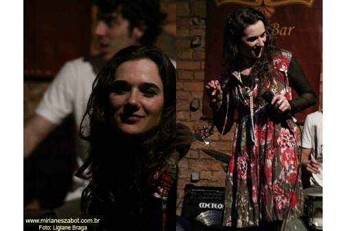 (S&atilde;o Paulo 11/08/2011 - Magn&oacute;lia Villa Bar) Show Gafieiras e Outras Verves - Mirian&ecirc;s Zabot e Banda (BAILE DE GAFIEIRA). Viol&atilde;o: Raphael Cortezi. Baixo: Giancarlo Barletta. Bateria: Pedro Michelucci. Hair Stylists: Mauro de Oliveira. Fotos: Ligiane Braga.