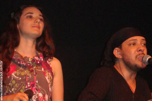 II Sarau OctOpus Galdino - Part. Mirian&ecirc;s Zabot, cantando a M&uacute;sica Hedonista. Foto: Isa Spada (Villaggio Caf&eacute; - S&atilde;o Paulo - 23/11/2008)