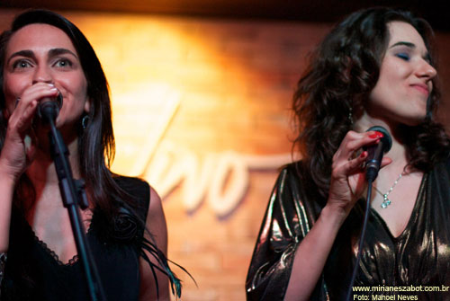 (S&atilde;o Paulo 09/11/2011 - Ao Vivo Music) Show Gafieiras e Outras Verves - Mirian&ecirc;s Zabot e Banda (BAILE DE GAFIEIRA). Viol&atilde;o: Raphael Cortezi. Baixo: Giancarlo Barletta. Bateria: Pedro Michelucci. Sax e Clarinete: Walter Eg&eacute;a. Participa&ccedil;&atilde;o Especial: Anabel Bian. Hair Stylists: Mauro de Oliveira. Fotos: Manoel Neves.