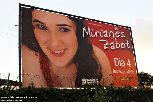 (Campinas 04/03/2012 &ndash; SESC Campinas) Show Gafieiras e Outras Verves - Mirian&ecirc;s Zabot e Banda (BAILE DE GAFIEIRA). Felipe Siles (piano), Jabes Felipe (bateria), Gustavo Sato (baixo), Vagner Luiz (saxofone) e Fernando Sirino (trompete). Hair Stylists: Mauro de Oliveira. Fotos: Altiery Monteiro. Realiza&ccedil;&atilde;o: Sesc SP. Produ&ccedil;&atilde;o: Am&aacute;lgama Cultural Ltda.