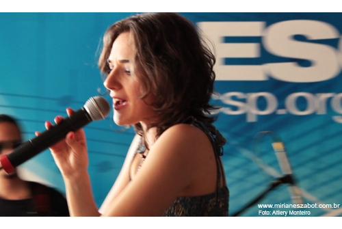 (Campinas 04/03/2012 &ndash; SESC Campinas) Show Gafieiras e Outras Verves - Mirian&ecirc;s Zabot e Banda (BAILE DE GAFIEIRA). Felipe Siles (piano), Jabes Felipe (bateria), Gustavo Sato (baixo), Vagner Luiz (saxofone) e Fernando Sirino (trompete). Hair Stylists: Mauro de Oliveira. Fotos: Altiery Monteiro. Realiza&ccedil;&atilde;o: Sesc SP. Produ&ccedil;&atilde;o: Am&aacute;lgama Cultural Ltda.