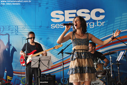 (Campinas 04/03/2012 &ndash; SESC Campinas) Show Gafieiras e Outras Verves - Mirian&ecirc;s Zabot e Banda (BAILE DE GAFIEIRA). Felipe Siles (piano), Jabes Felipe (bateria), Gustavo Sato (baixo), Vagner Luiz (saxofone) e Fernando Sirino (trompete). Hair Stylists: Mauro de Oliveira. Fotos: Altiery Monteiro. Realiza&ccedil;&atilde;o: Sesc SP. Produ&ccedil;&atilde;o: Am&aacute;lgama Cultural Ltda.
