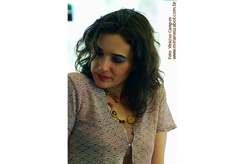 (S&atilde;o Paulo 03/03/2012 &ndash; SESC Interlagos, Caf&eacute; Campestre - Projeto Elas Cantam Tom, especial m&ecirc;s das mulheres) Show Mirian&ecirc;s Zabot - Homenagem a Elis Regina e Tom Jobim. Felipe Siles (piano) e Claudinho Santana (percuss&atilde;o). Hair Stylists: Mauro de Oliveira. Fotos: Vinicius Campos. Realiza&ccedil;&atilde;o: Sesc SP. Produ&ccedil;&atilde;o: Din&acirc;mica Eventos e Produ&ccedil;&otilde;es.