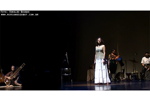 (S&atilde;o Paulo 20/04/2012 - Teatro Municipal de Osasco) Part. Mirian&ecirc;s Zabot, no Show do Pedra Branca. Fotos: Oswaldo Bosbah.