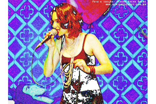 (S&atilde;o Carlos 29/06/2012 &ndash; SESC S&atilde;o Carlos, Conviv&ecirc;ncia Externa - Projeto Todos os Tons. Show Mirian&ecirc;s Zabot - Homenagem a Elis Regina e Tom Jobim. Felipe Siles (piano) e Claudinho Santana (percuss&atilde;o). Hair Stylists: Mauro de Oliveira. Fotos e edi&ccedil;&atilde;o: Verena Rocha Bueno. Realiza&ccedil;&atilde;o: Sesc SP. Produ&ccedil;&atilde;o: Am&aacute;lgama Cultural Ltda.