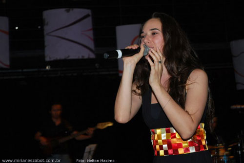 Show Mosaico Foto-Prosaico - Mirian&ecirc;s Zabot, no Centro Cultural S&atilde;o Paulo. Foto: Helton Maximo - www.ocacadordetrens.com.br (S&atilde;o Paulo 26/03/2009)