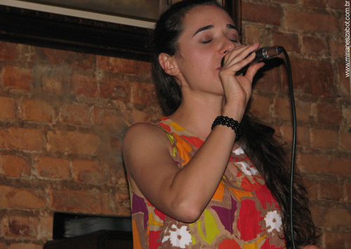 Show Mosaico Foto-Prosaico - Mirian&ecirc;s Zabot, no Magn&oacute;lia Villa Bar. Foto: Maur&iacute;cio Grassmann (S&atilde;o Paulo 12/05/2009)