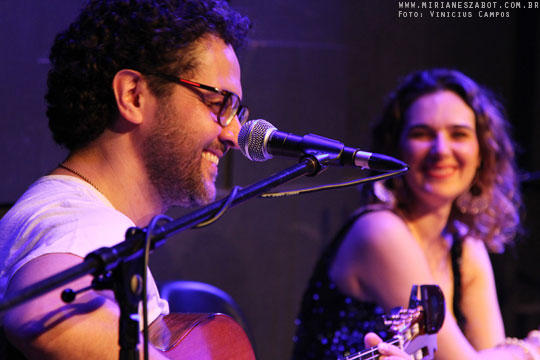 (S&atilde;o Paulo-SP 19/04/14 &ndash; Sesc Santana &ndash; projeto: M&uacute;sica no Deck - 100 Caymmi) Oswaldo Bosbah e Mirian&ecirc;s Zabot - Show Sarav&aacute;, Caymmi! Flauta/Bandolim: Pratinha Saraiva. Percuss&atilde;o: Welington Moreira Pimpa. Viol&atilde;o/Voz/Dire&ccedil;&atilde;o Musical/Arranjos: Oswaldo Bosbah. Voz/Produ&ccedil;&atilde;o: Mirian&ecirc;s Zabot. Hair Stylists: Mauro de Oliveira (Retr&ocirc; Hair). Ass. de Figurino: Deise Cristina Meneguzzi. Fotos: Vinicius Campos.