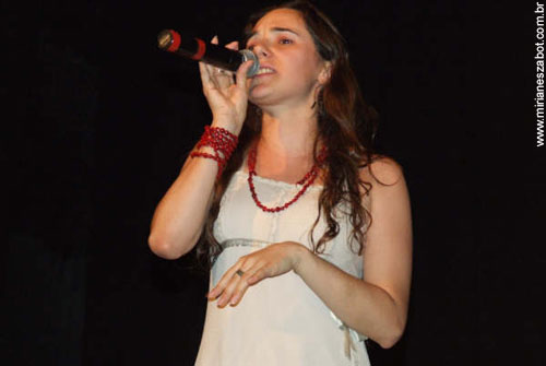 UPF TV - Especial fim de ano. Show de Pr&eacute;-lan&ccedil;amento do Cd Mosaico Foto-Prosaico. Foto por Gerson Lopes.(Teatro M&uacute;cio de Castro - Passo Fundo/RS - novembro de 2006)