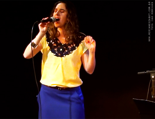 (23/08/2014 &ndash; Sesc S&atilde;o Caetano/SP &ndash; projeto: Roda de Samba) Mirian&ecirc;s Zabot - Show Gafieiras e Outras Verves. Oswaldo Bosbah (viol&atilde;o). Hair Stylists: Mauro de Oliveira (Retr&ocirc; Hair). Fotos: Iago Rodrigues.